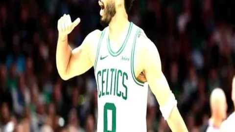 “郑钦文在迈阿密网球赛中顺利晋级16强”